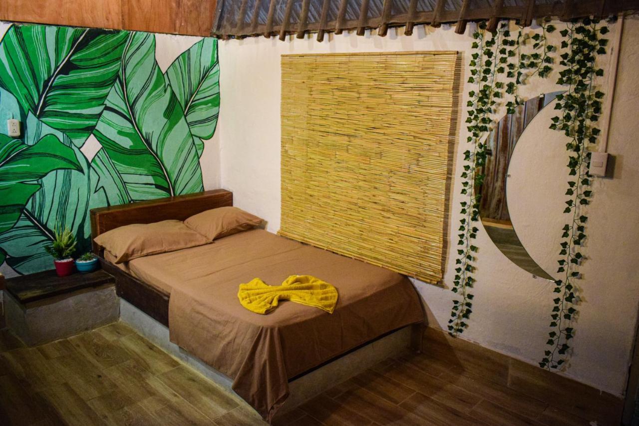 מונטריסיו Hotel El Delfin מראה חיצוני תמונה