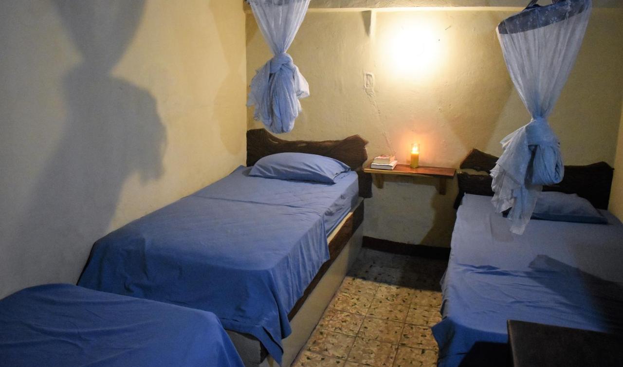מונטריסיו Hotel El Delfin מראה חיצוני תמונה