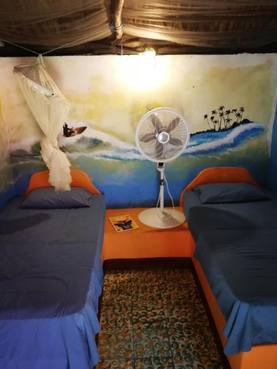 מונטריסיו Hotel El Delfin מראה חיצוני תמונה